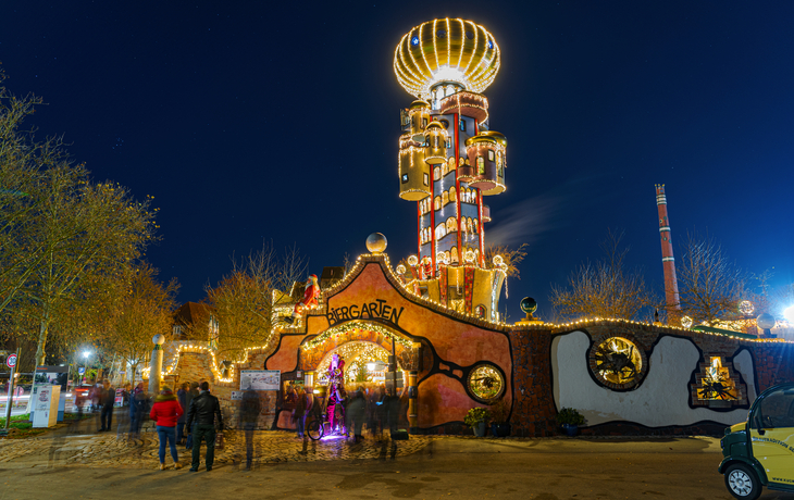 Kuchlbauer Turm - ein Hundertwasser Architekturprojekt, geplant und bearbeitet von Architekt Peter Pelikan ©Gruener Janura AG, Glarus, Schweiz ©Foto: Brauerei zum Kuchlbauer GmbH & Co KG