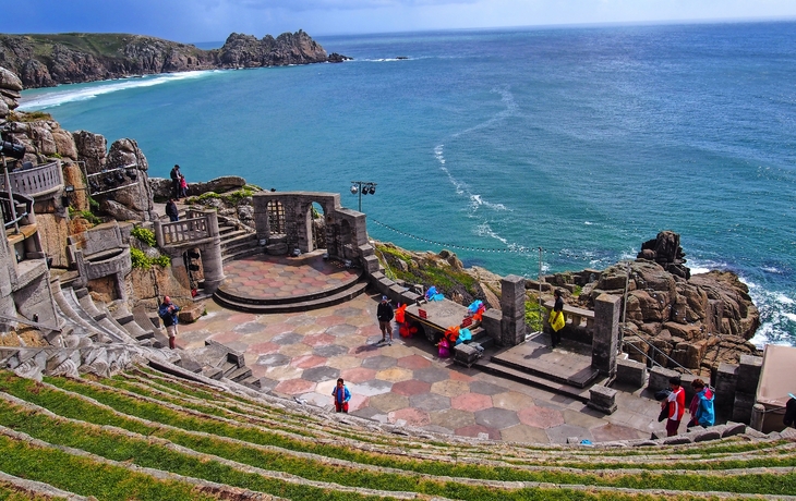 Minach Theatre