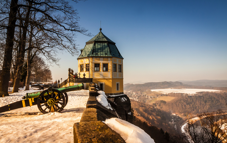 winterliche Festung Königstein im Elbsandsteingebirge, Deutschland