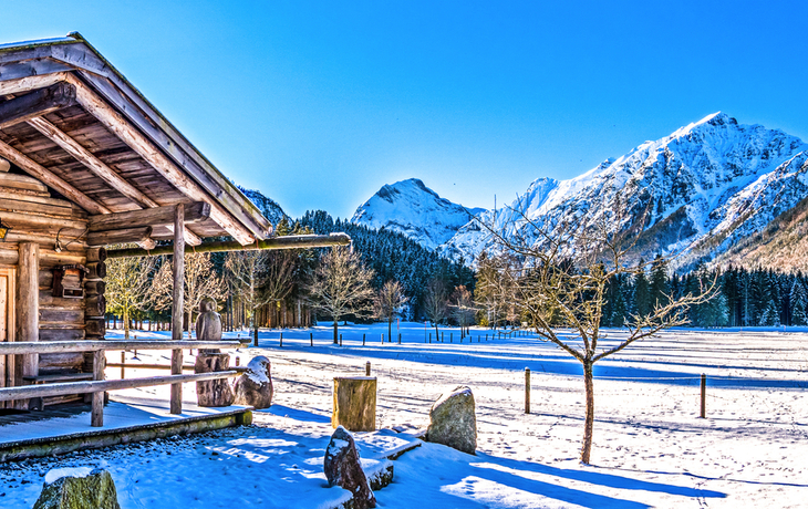 winterlicher Achensee in Österreich